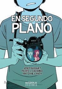 EN SEGUNDO PLANO